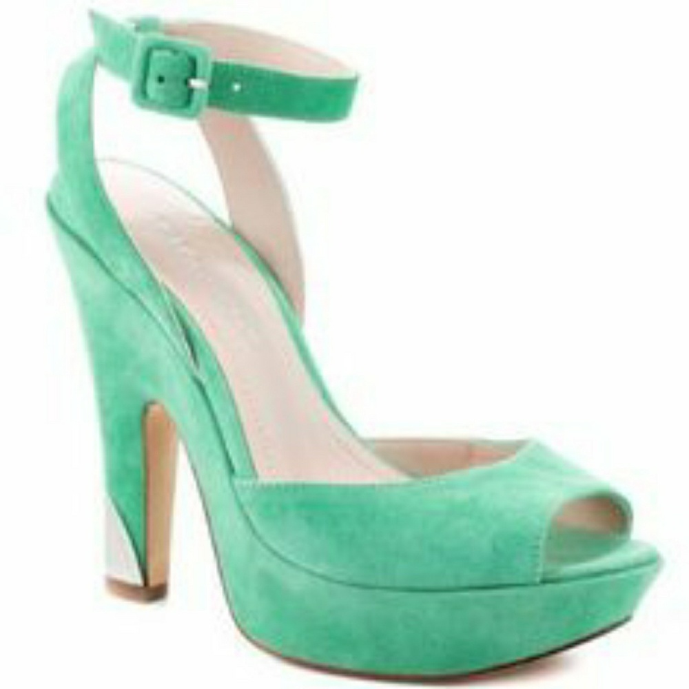 BCBG suede peppermint, platform heel